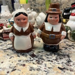 Publix salt and pepper, shakers, Thanksgiving, pilgrims